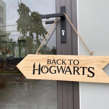 الشقق الفندقية مدينة هوشي منهفي  The Hidden Hogwarts - Nearly Bui Vien Walking Street المظهر الخارجي الصورة