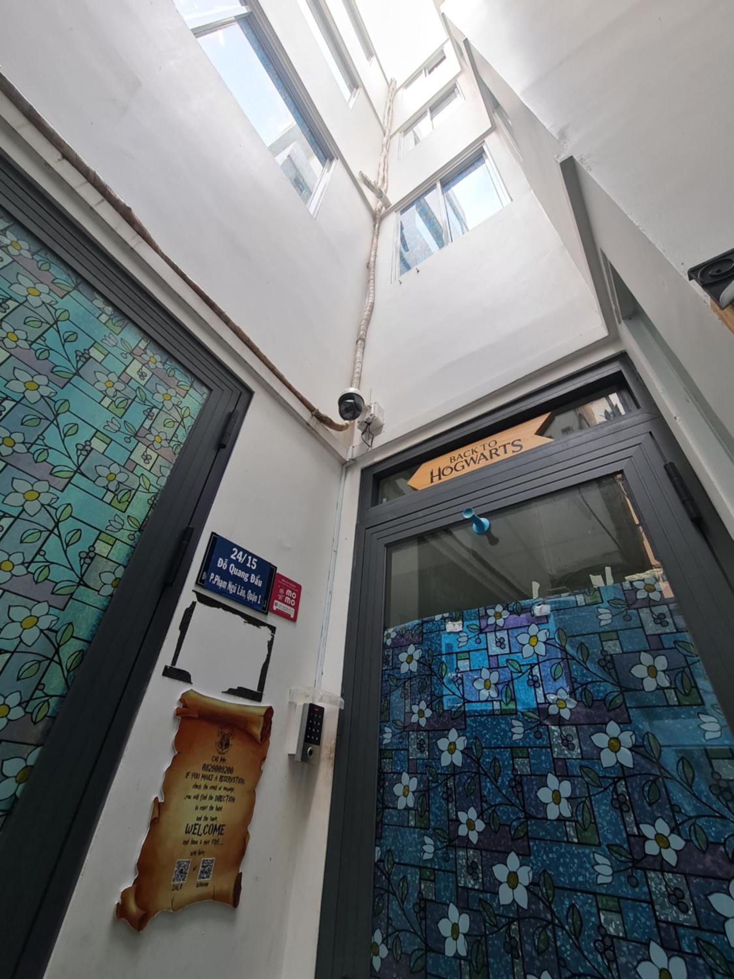 الشقق الفندقية مدينة هوشي منهفي  The Hidden Hogwarts - Nearly Bui Vien Walking Street المظهر الخارجي الصورة